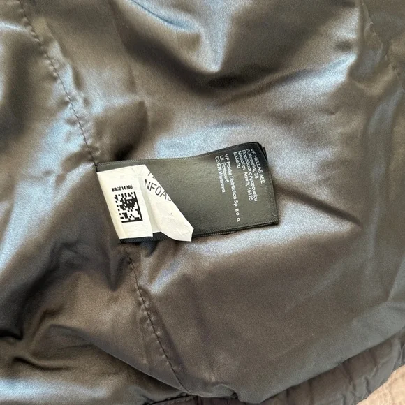 The North Face 550 Women's Puffer Jacket - Picture 14 of 16